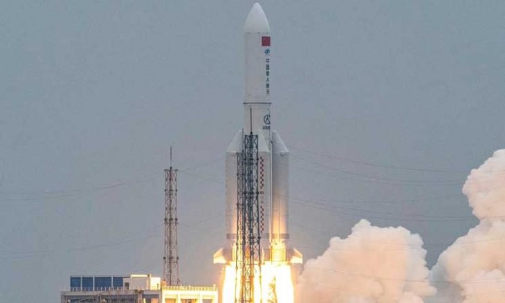 الصاروخ الصيني تفكك فوق المحيط الهندي كما توقعت الصين